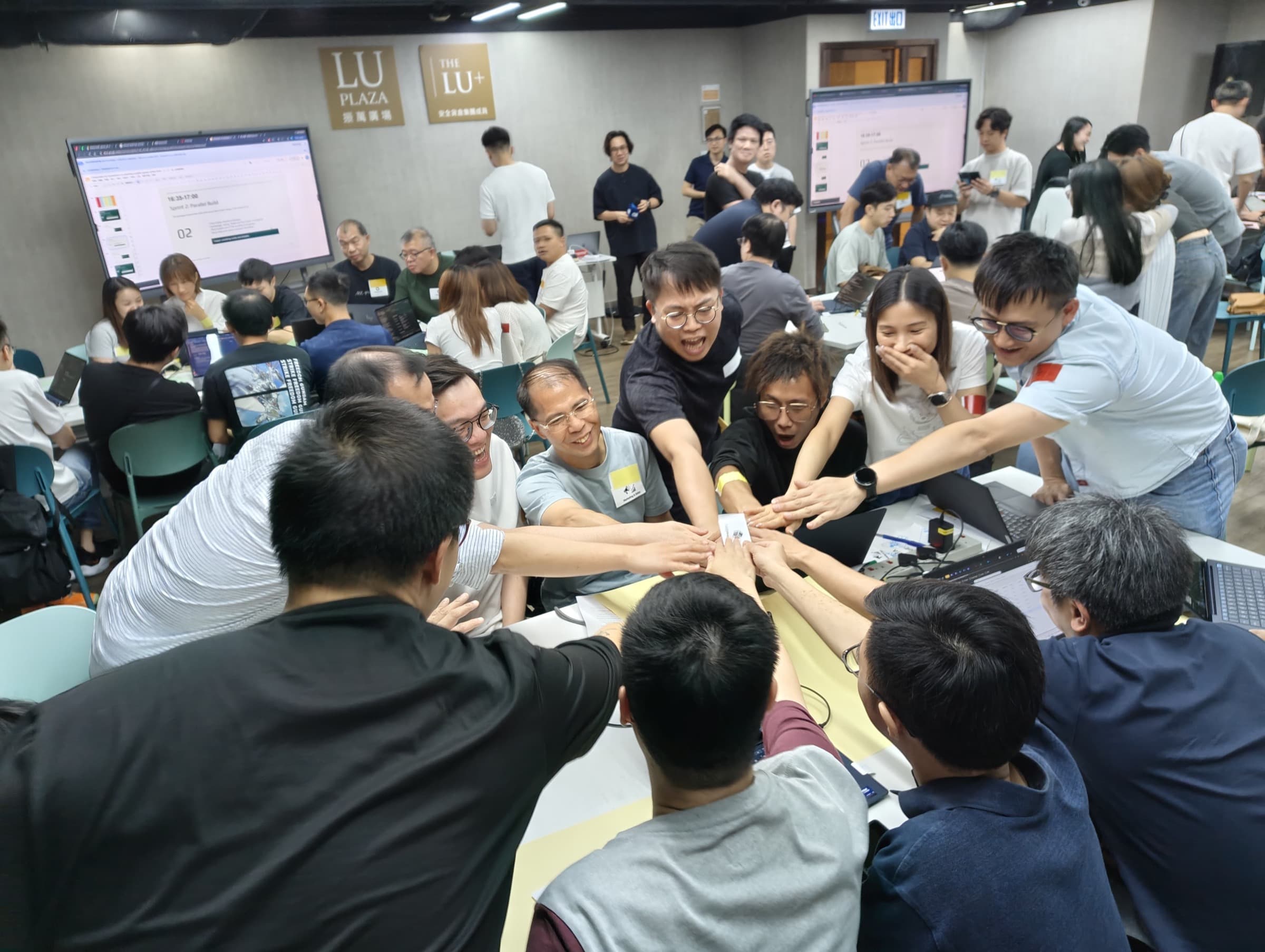DotAI 學員在 AI 實作課堂共同完成小組任務